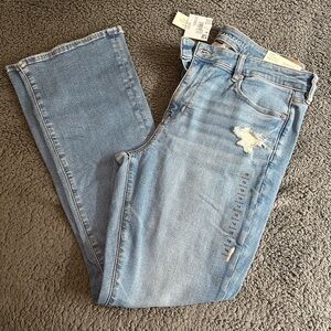 NWT! American Eagle high rise skinny kick jeans, light wash distressed, size 16